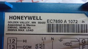 HONEYWELL 7800 SERIES BURNER CONTROL EC7850 A 1072