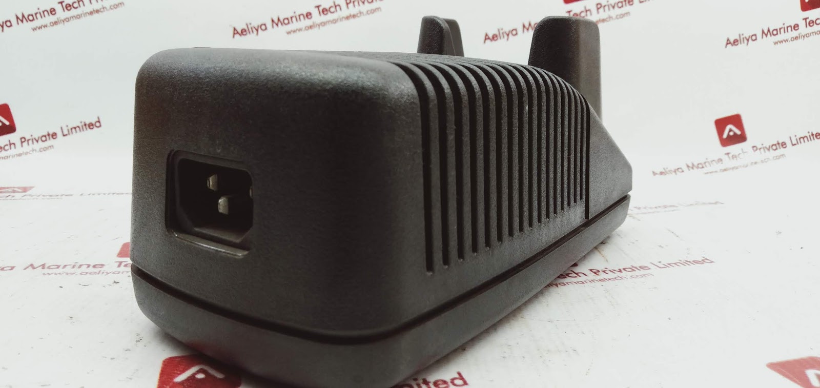 MOTOROLA AA16740 NTN7209A RADIO CHARGER-1406 (3)