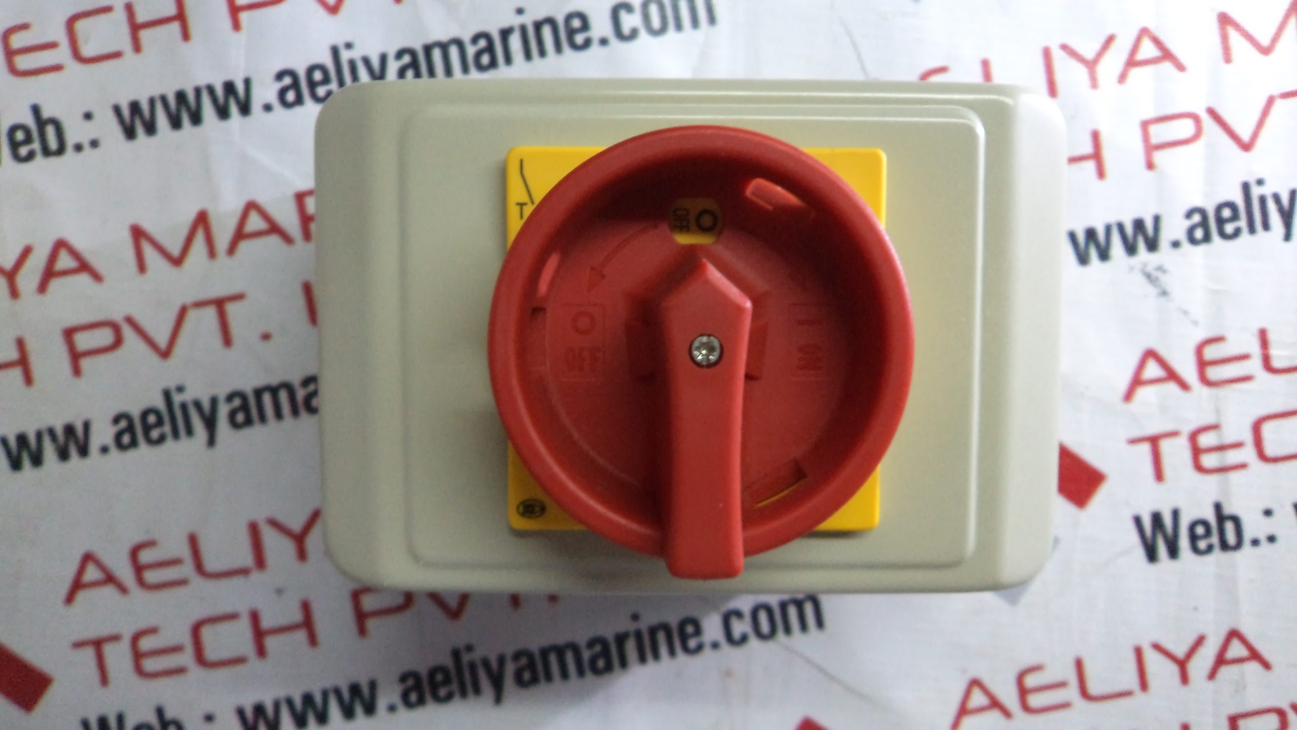 RS 764 934 SWITCH DISCONNECTOR METAL 3 POLE - Aeliya Marine