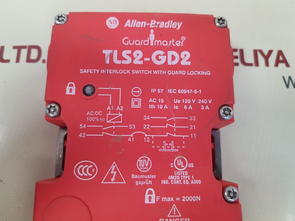 ALLEN-BRADLEY TLS2-GD2 SAFETY INTERLOCK SWITCH