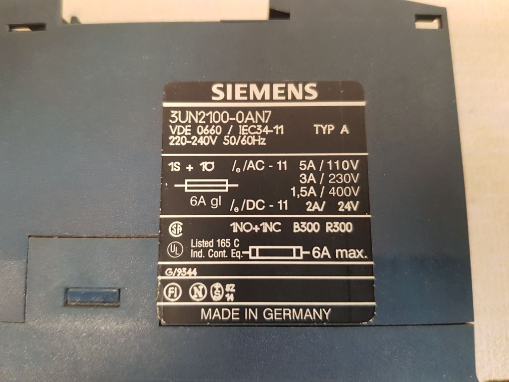 SIEMENS 3UN2100-0AN7 THERMISTOR MOTOR PROTECTION