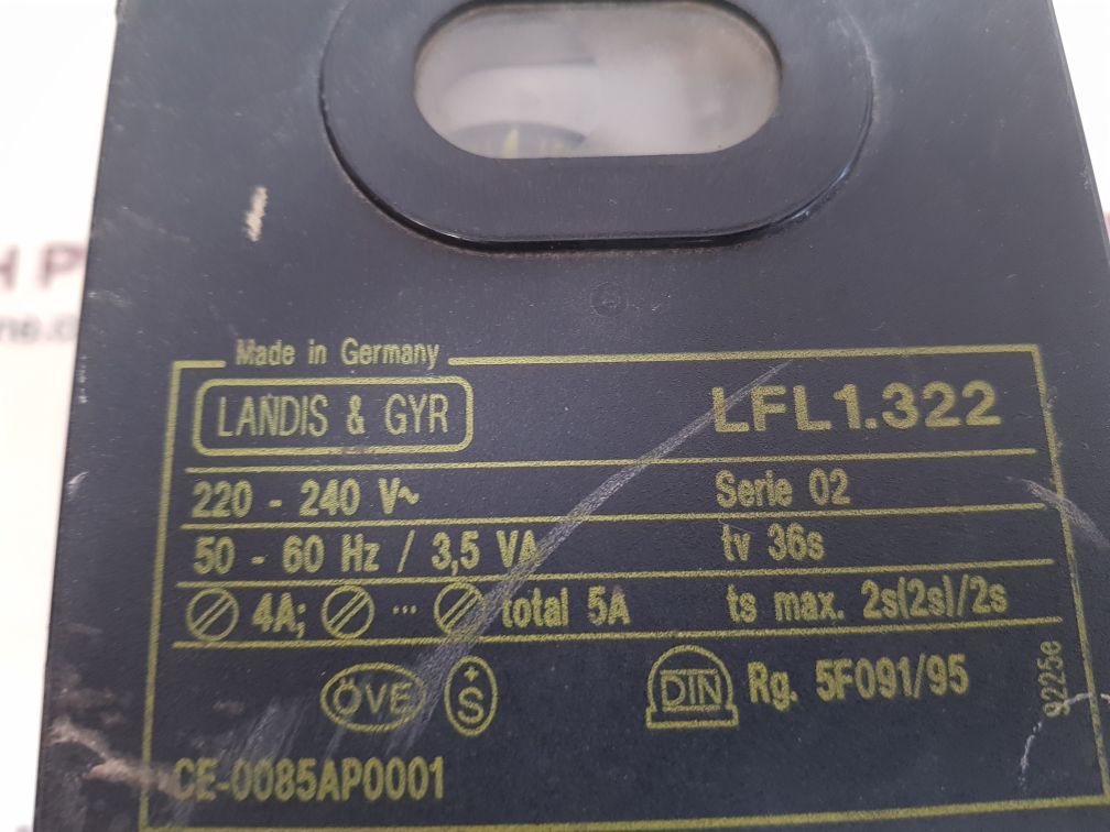 LANDIS & GYR LFL1.322 GAS BURNER CONTROL BOX