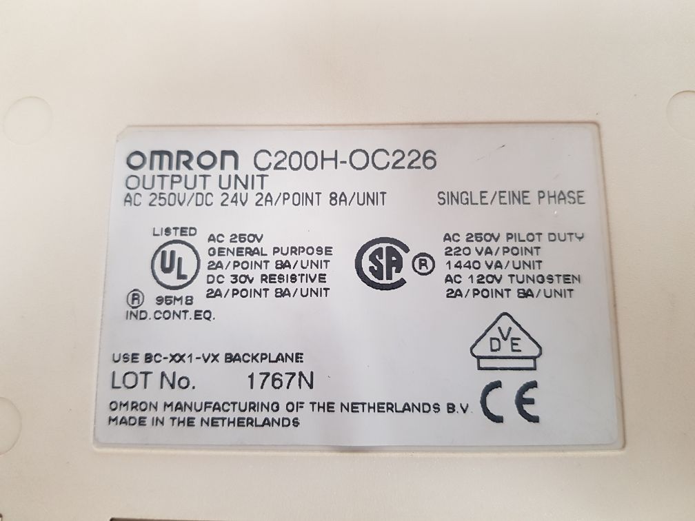 OMRON C200H-OC226 OUTPUT UNIT