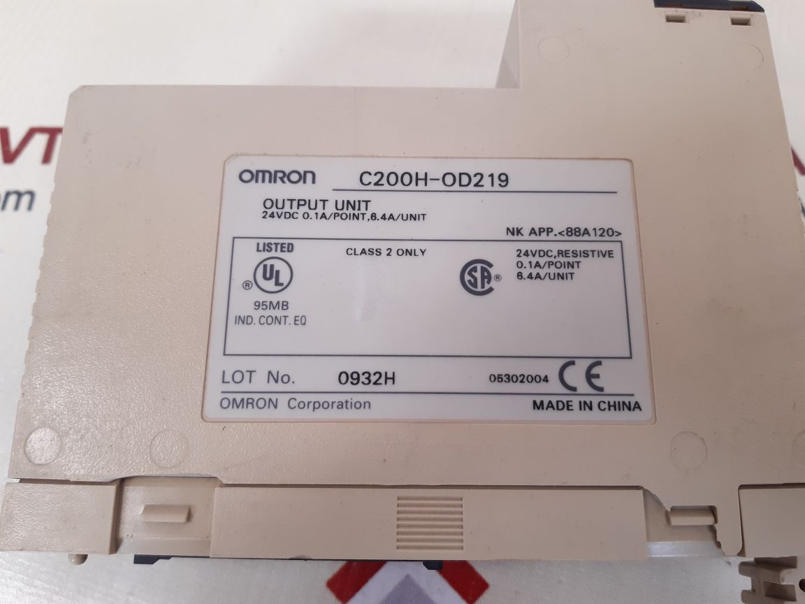 OMRON C200H-OD219 OUTPUT UNIT