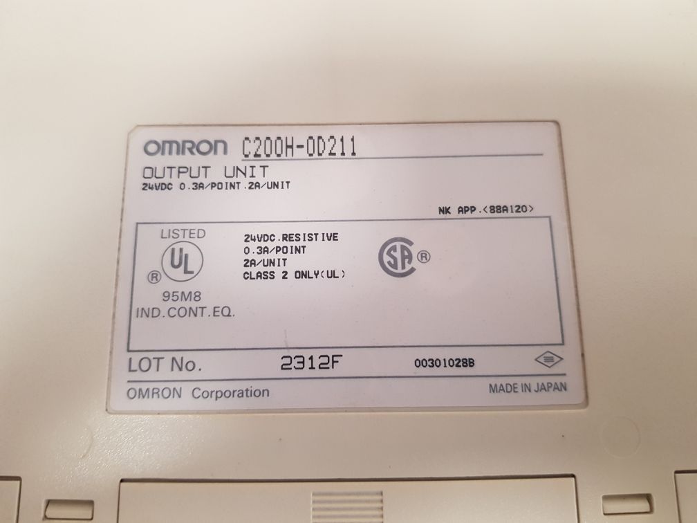 OMRON C200H-0D211 OUTPUT UNIT