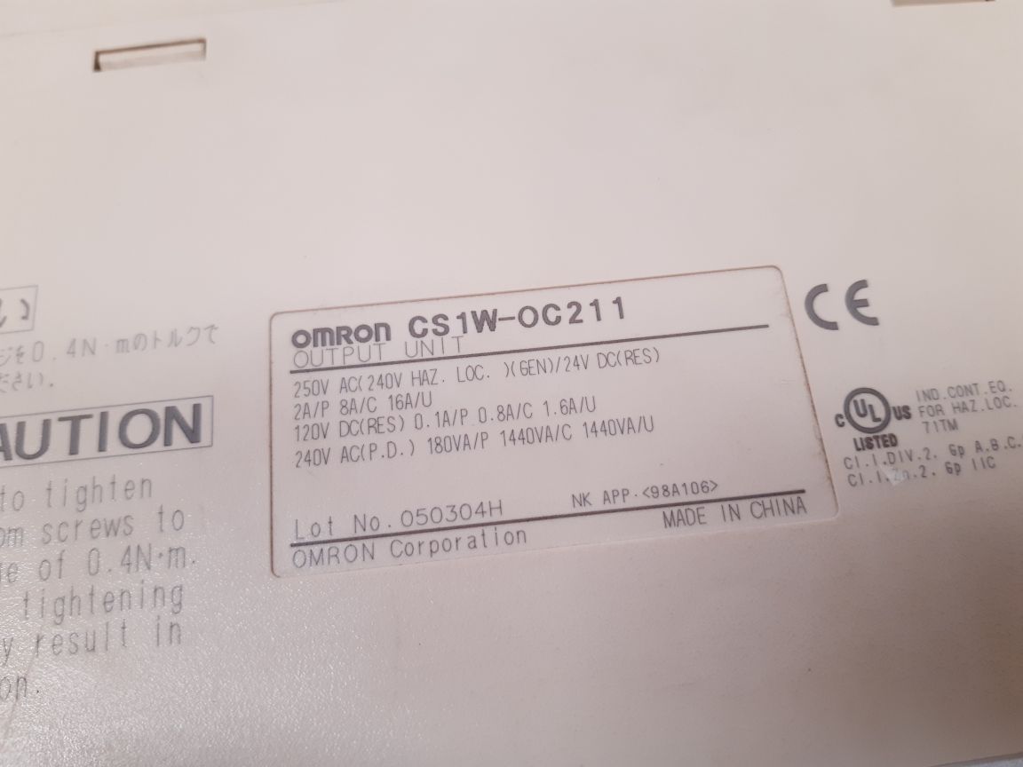 OMRON CS1W-OC211 OUTPUT UNIT OC211 CS