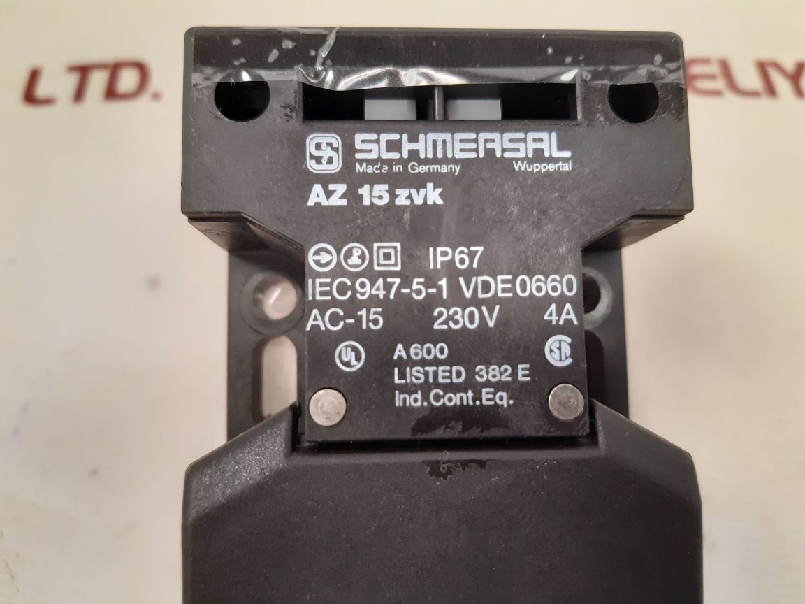 SCHMERSAL AZ 15 ZVK SAFETY INTERLOCK SWITCH