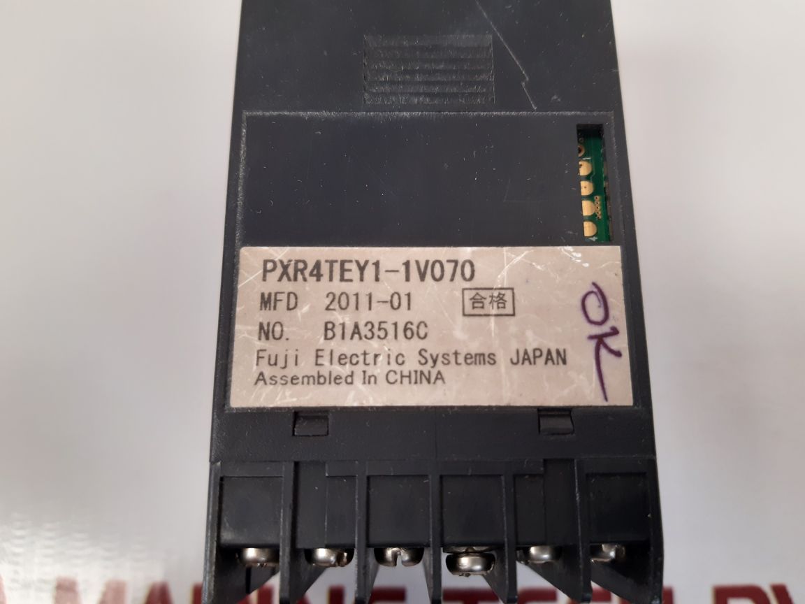 FUJI ELECTRIC PXR4TEY1-1V070 TEMPERATURE CONTROLLER B1A3516C