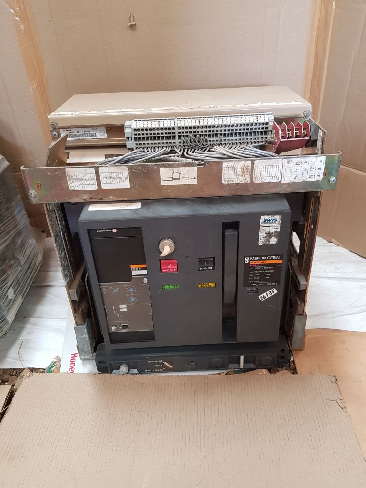 MERLIN GERIN M25 H1 MASTERPACT CIRCUIT BREAKER