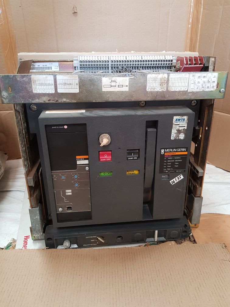 MERLIN GERIN M25 H1 MASTERPACT CIRCUIT BREAKER