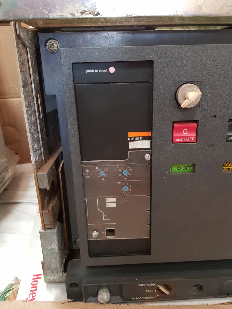 MERLIN GERIN M25 H1 MASTERPACT CIRCUIT BREAKER