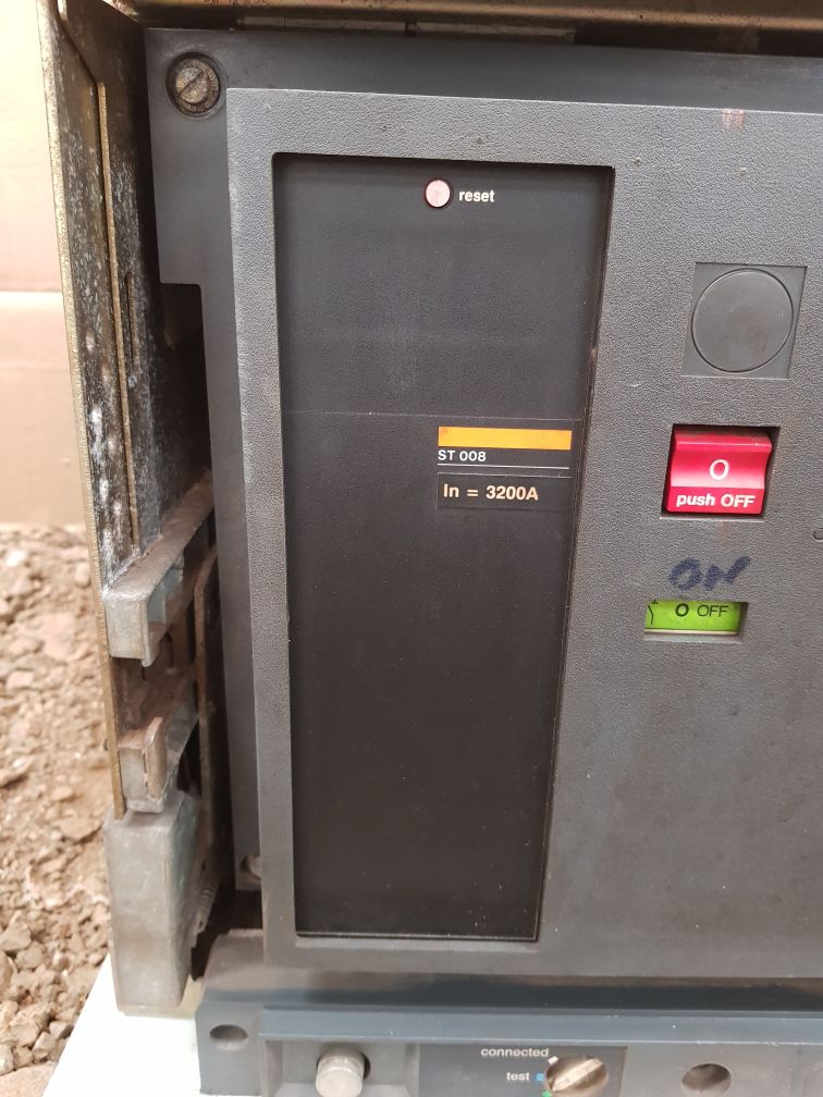 MERLIN GERIN M32 HF MASTERPACT CIRCUIT BREAKER 3200A