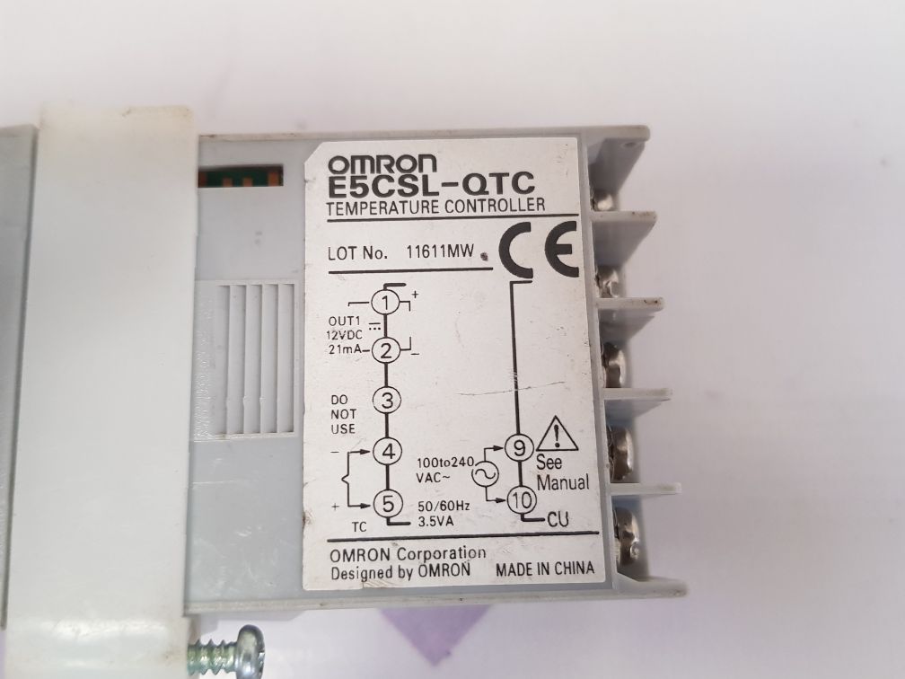 OMRON E5CSL-QTC TEMPERATURE CONTROLLER