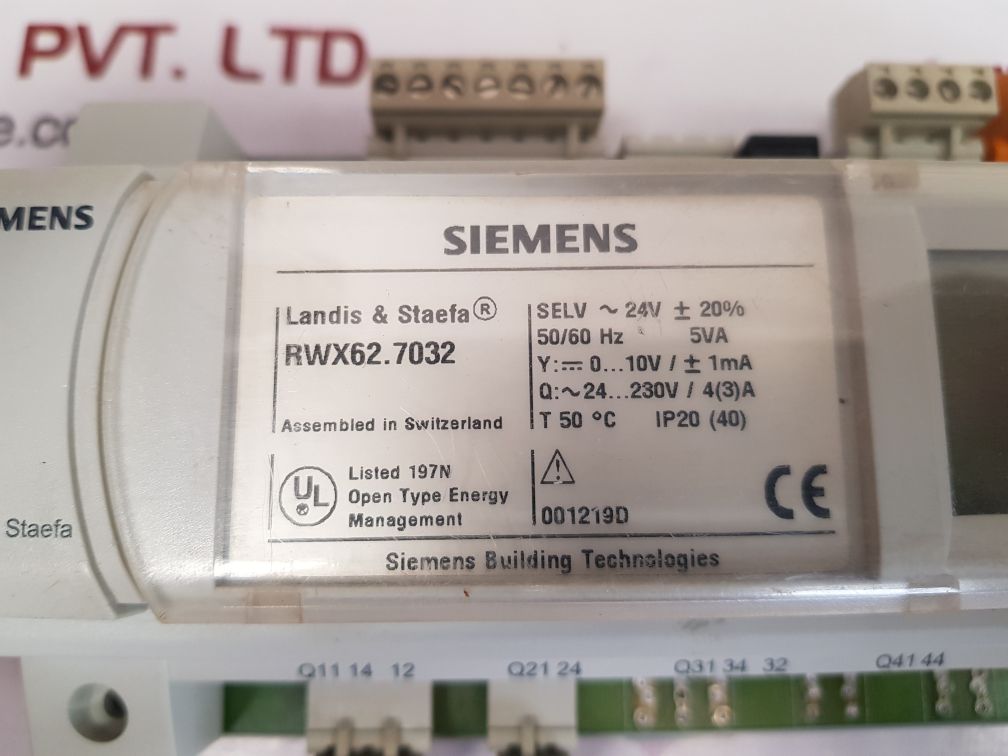 SIEMENS RWX62.7032 LANDIS & STAEFA UNIVERSAL CONTROLLER