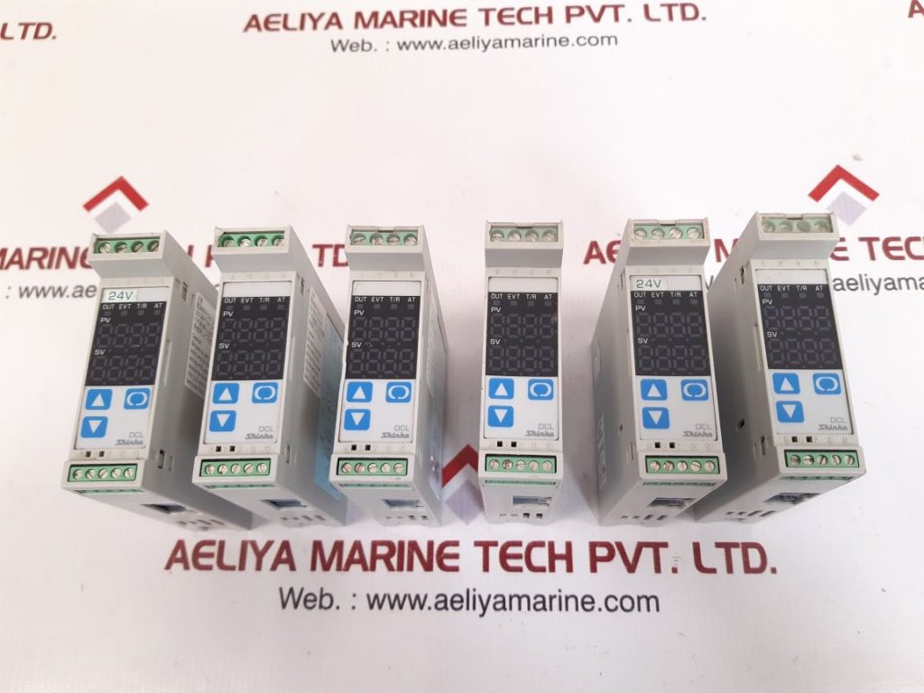 SHINKO DCL-33A-R/M MULTI-RANGE TEMPERATURE CONTROLLER