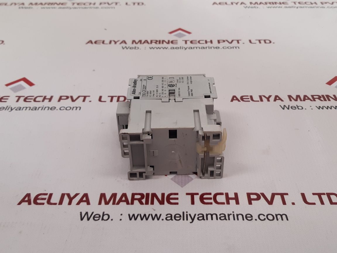 ALLEN-BRADLEY 700-CF220 CONTROL RELAY SER A