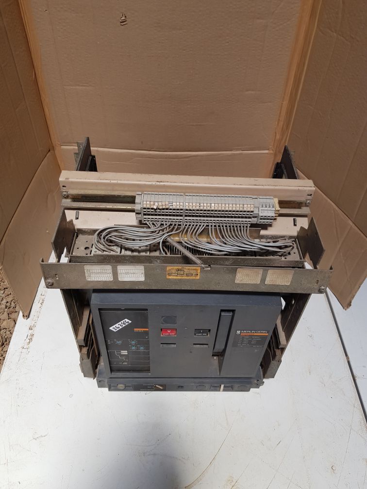 MERLIN GERIN M25 H2 MASTERPACT CIRCUIT BREAKER