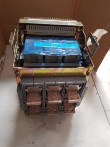HYUNDAI HIAN12 3 POLES AIR CIRCUIT BREAKER