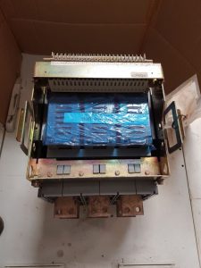 HYUNDAI HIAN12 3 POLES AIR CIRCUIT BREAKER