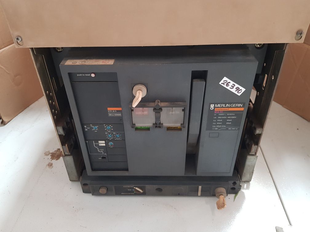 MERLIN GERIN M12 H1 MASTERPACT CIRCUIT BREAKER