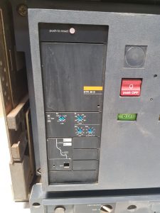 MERLIN GERIN M25 NI MASTERPACT CIRCUIT BREAKER