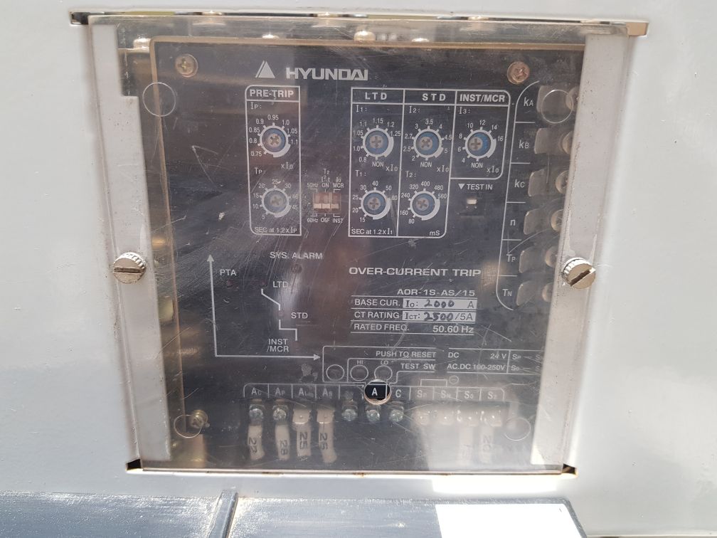 HYUNDAI HAT 25 3 POLE CIRCUIT BREAKER