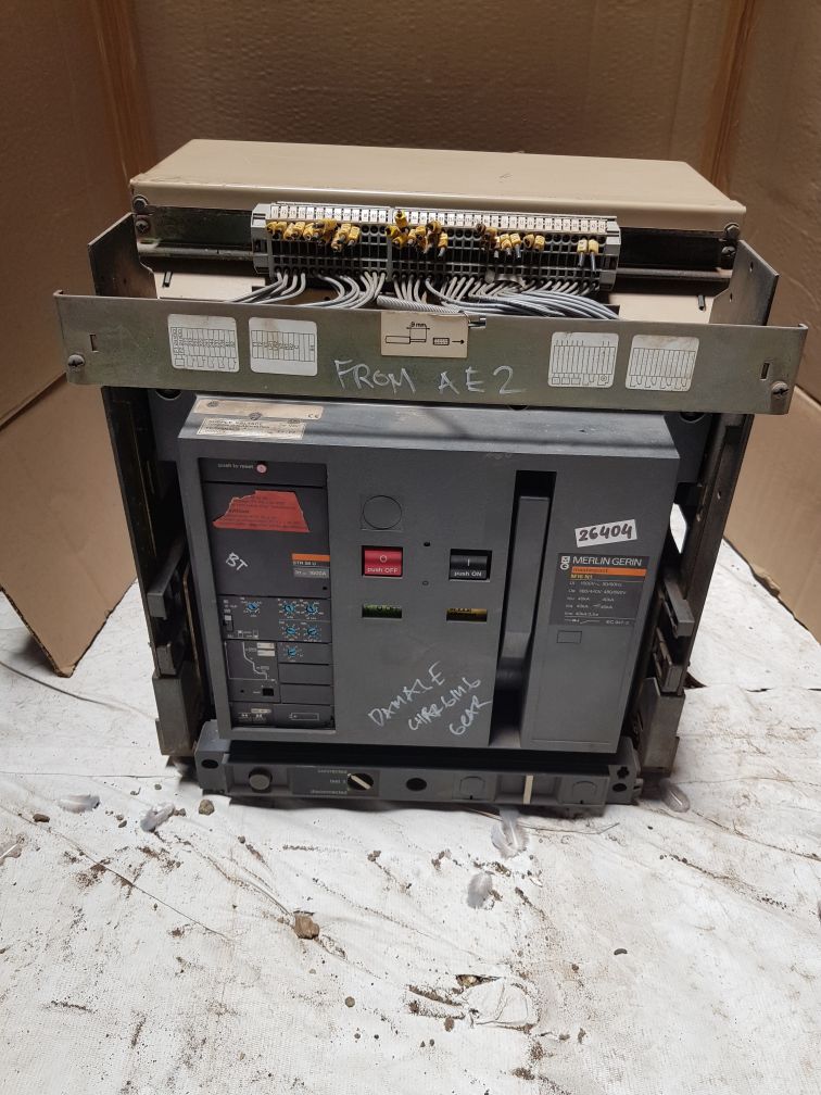 MERLIN GERIN M16 N1 MASTERPACT CIRCUIT BREAKER