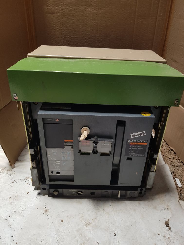 MERLIN GERIN M25 H1 MASTERPACT CIRCUIT BREAKER