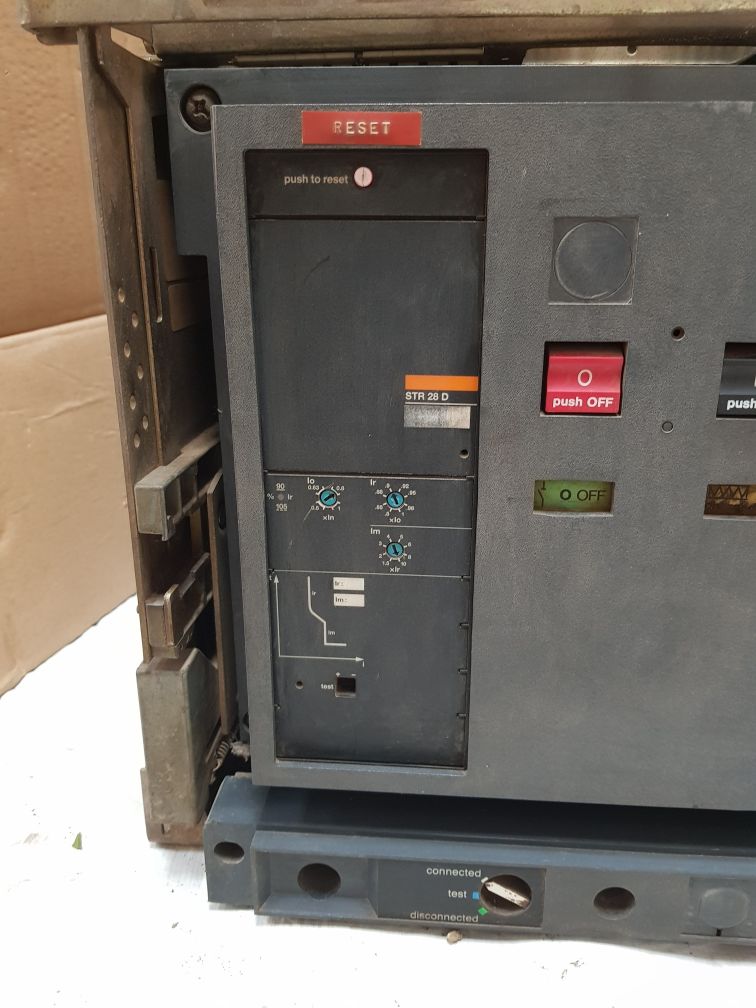 MERLIN GERIN M16 N1 MASTERPACT CIRCUIT BREAKER STR 28 D