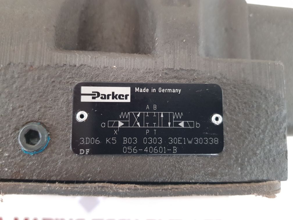 PARKER 4D01 P208 0302 C1W30 WITH 3D06 K5 B03 0303 30E1W30338 VALVE