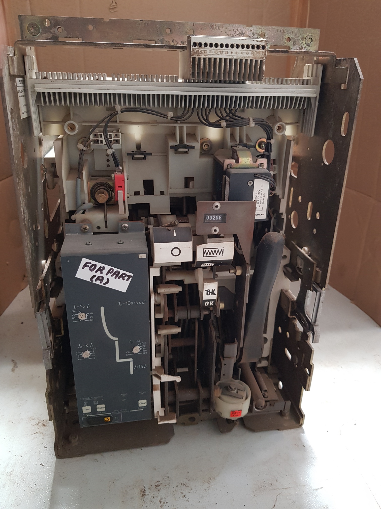 SIEMENS 3WN6 281-0FB05-1KA1 CIRCUIT BREAKER