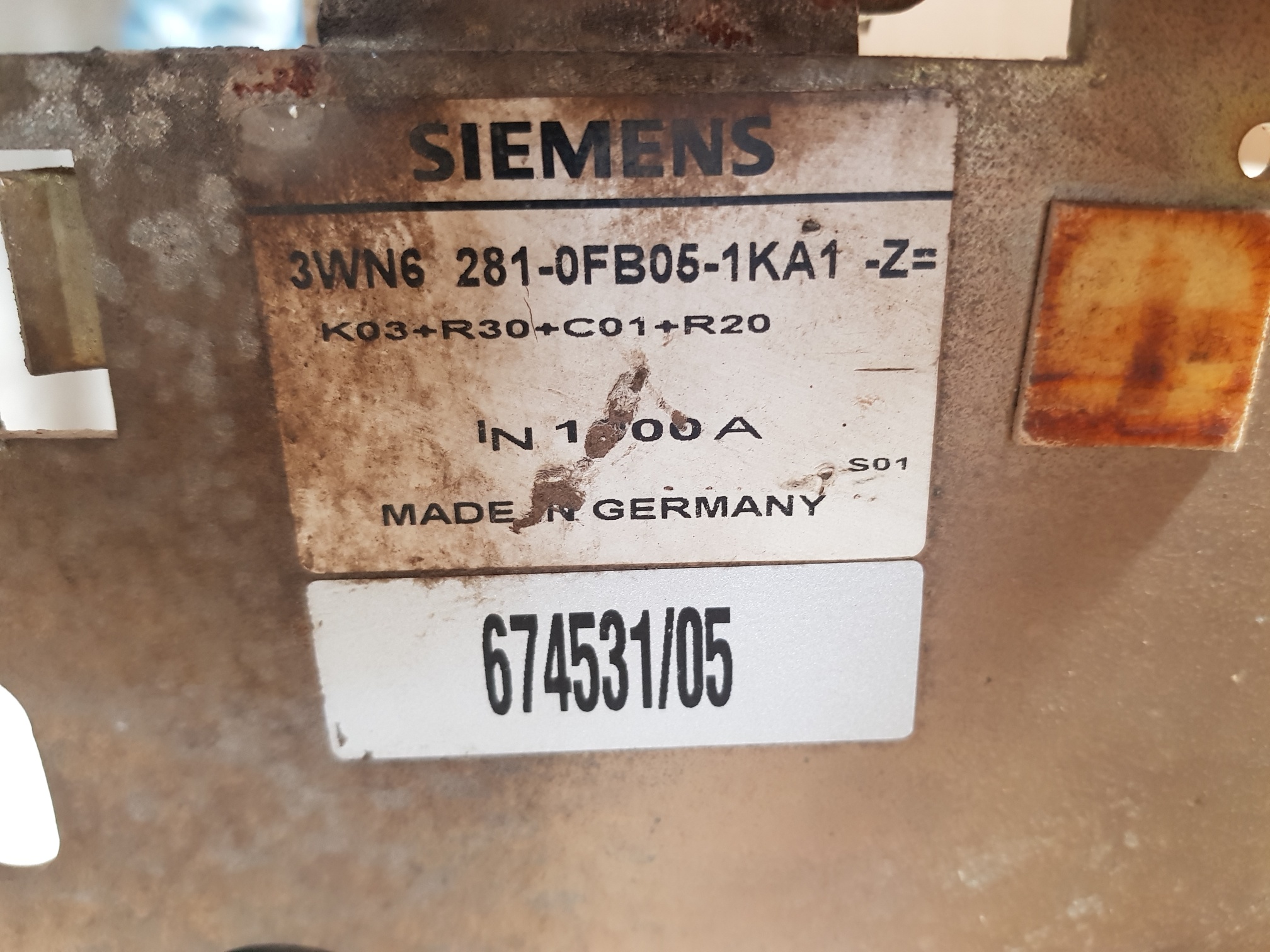 SIEMENS 3WN6 281-0FB05-1KA1 CIRCUIT BREAKER