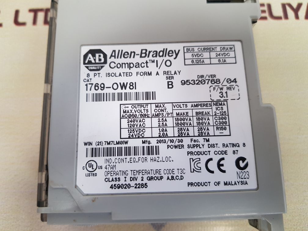 ALLEN-BRADLEY 1769-OW8I ISOLATED RELAY