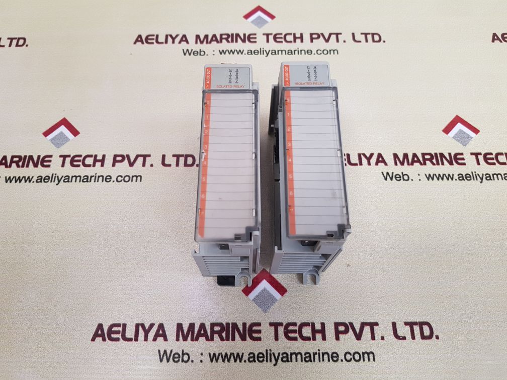 ALLEN-BRADLEY 1769-OW8I ISOLATED RELAY