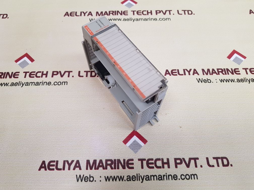 ALLEN-BRADLEY 1769-OW8I ISOLATED RELAY