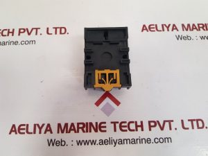 OMRON P2CF-11 RELAY SOCKET
