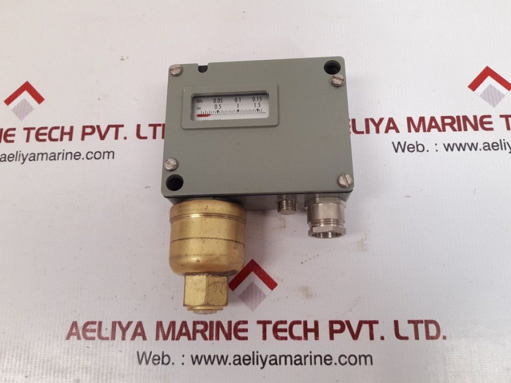 TRAFAG 940.2373.901 PRESSURE TRANSMITTER