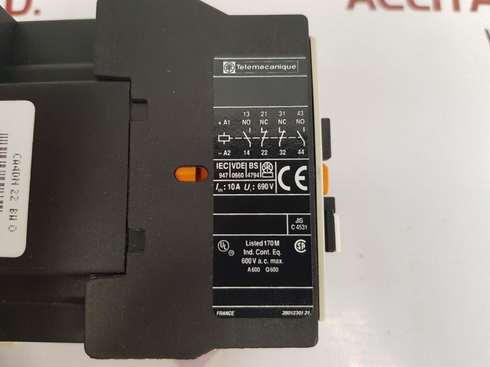 TELEMECANIQUE CA4DN22BW CONTROL RELAY