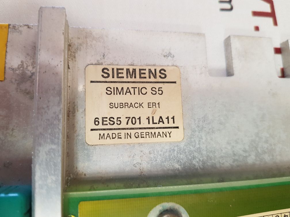 SIEMEN 6ES5 701 1LA11S SUBRACK ER1