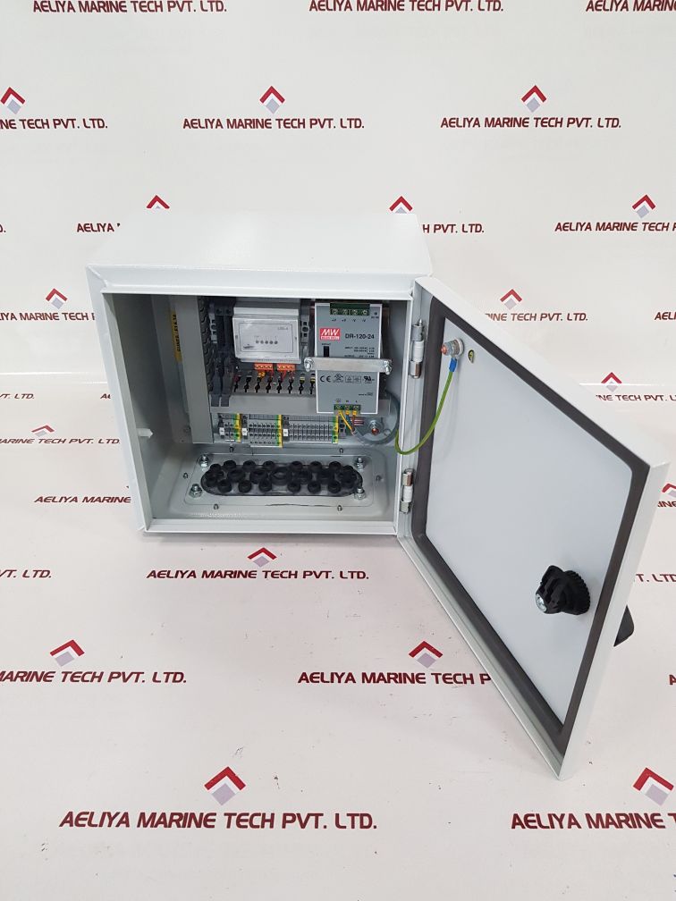 SCHNEIDER ELECTRIC NSYS3D3320P CONTROL PANEL