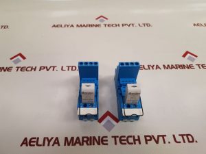 FINDER 94.04 RELAY SOCKET