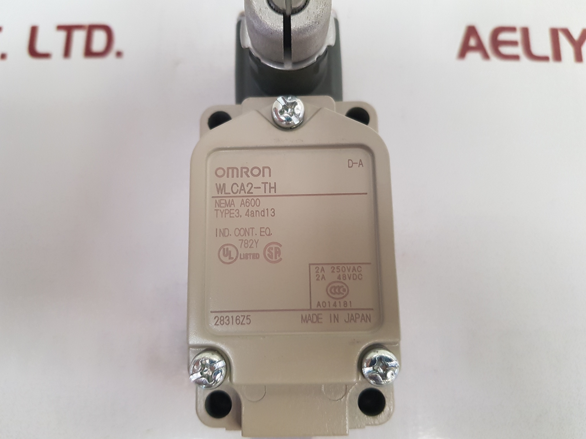 OMRON WLCA2-TH TWO- CIRCUIT LIMIT SWITCH