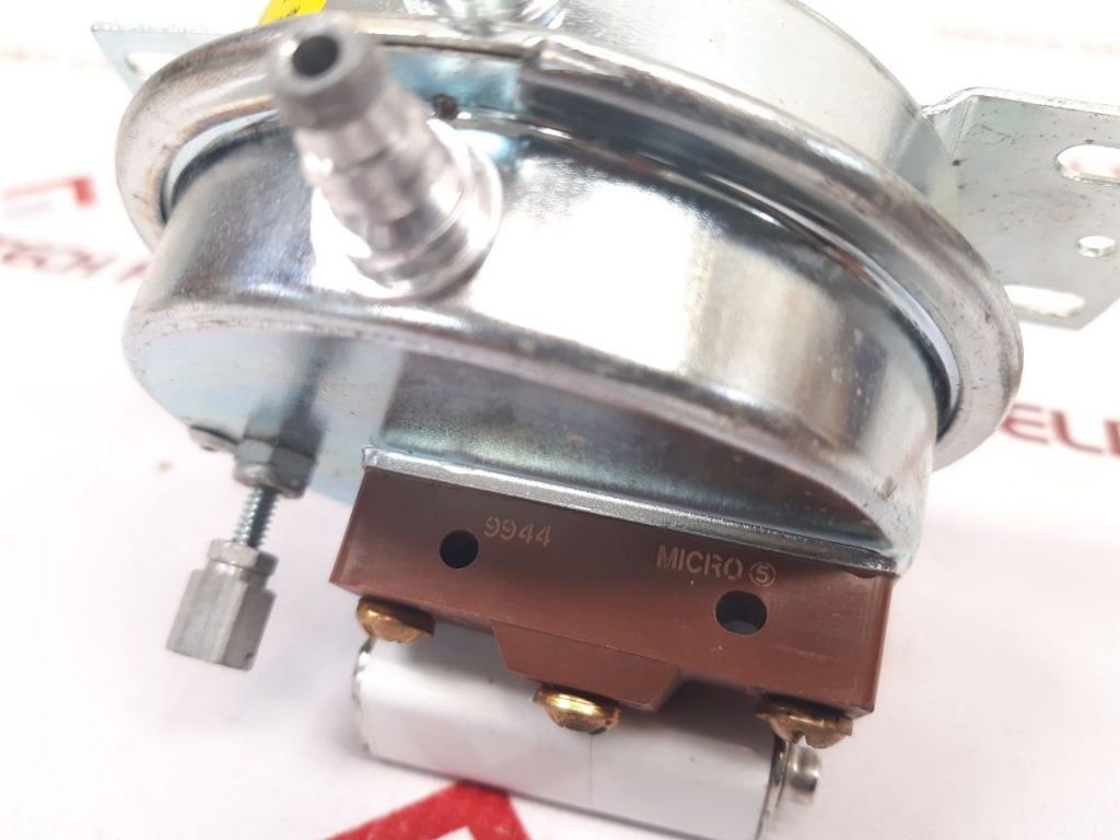 TRIDELTA AP4257 DIFFERENTIAL PRESSURE SWITCH Aeliya Marine