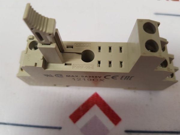 OMRON P2RF-08-E RELAY SOCKET