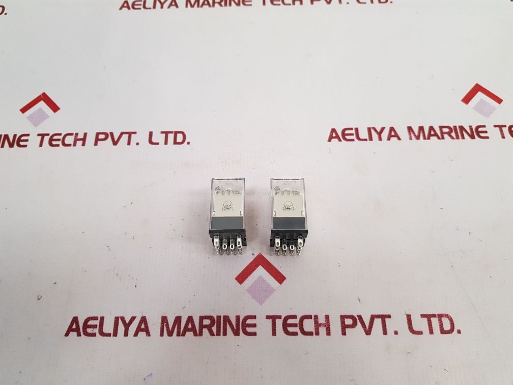 OMRON MY4 RELAY 2698Y1