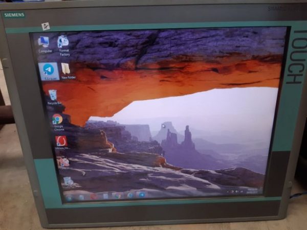 SIEMENS SIMATIC FLAT PANEL 19" TOUCH PANEL 6AV7861-3TA00-1AA0