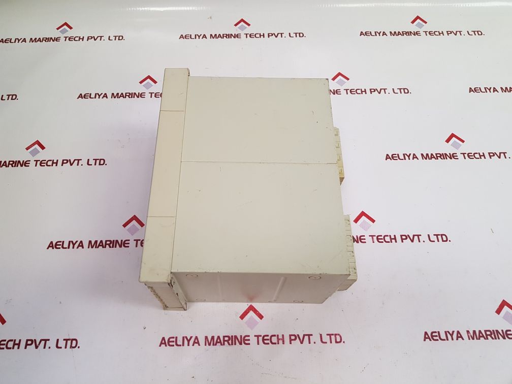 SIEMENS 7SD5111-5CA02-1AA0/EF COMPARISON PROTECTION RELAY