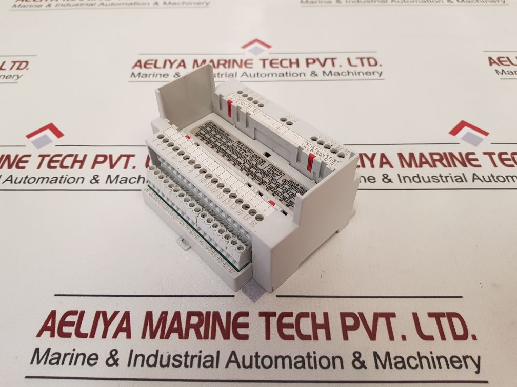 ST-MIX16880-DB 10-30 VDC COMBINATION I/O MODULE