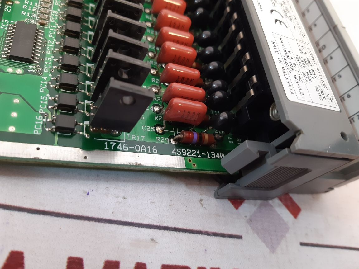 ALLEN-BRADLEY TRIAC SLC 500 OUTPUT MODULE 1746-OA16