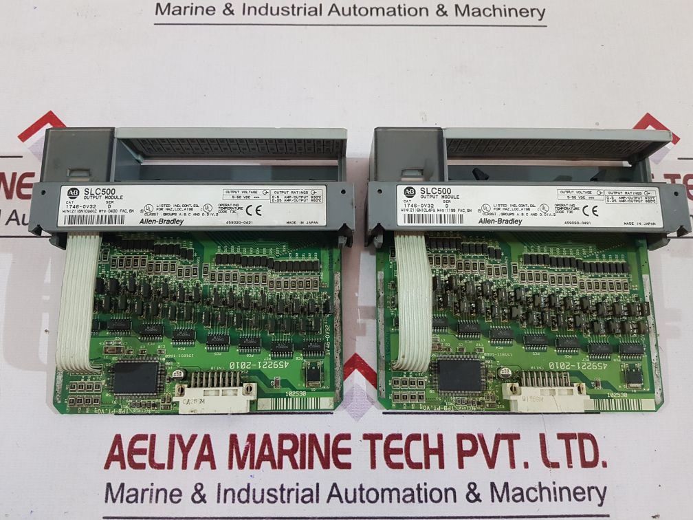 ALLEN-BRADLEY SLC500 1746-OV32 OUTPUT MODULE 1746-OV32/1746-0V32